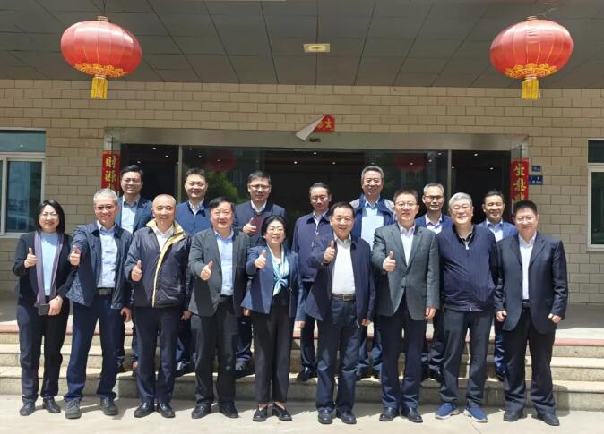 現(xiàn)代精工聯(lián)合華中科技大學(xué)和華南理工大學(xué)完成的“高分子材料加工過程強(qiáng)化關(guān)鍵技術(shù)”通過鑒定